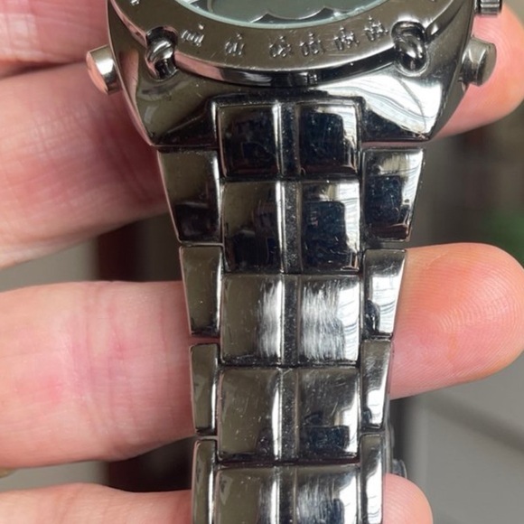 Mens Mossimo Quartz.  Battery has died due to not wearing. - Picture 1 of 2